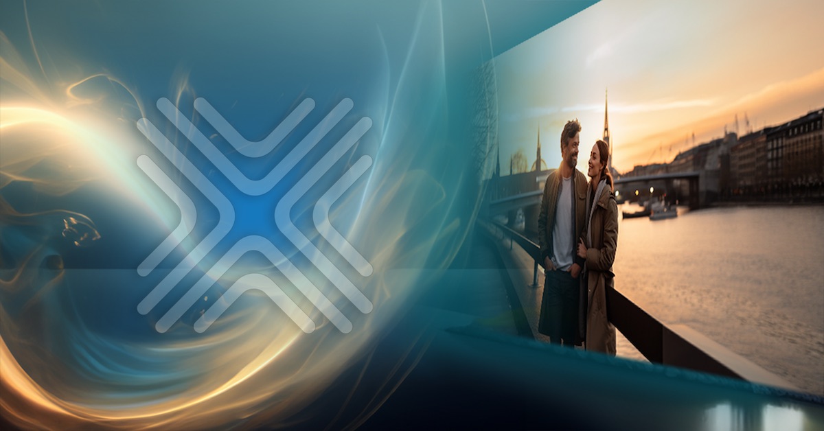 XNERGIE Logo verschmilzt mit einer Szene, in der ein lächelndes Paar bei Sonnenuntergang auf einer Brücke in Köln steht, was das Engagement des Unternehmens für Lebensqualität und Energieeffizienz widerspiegelt.